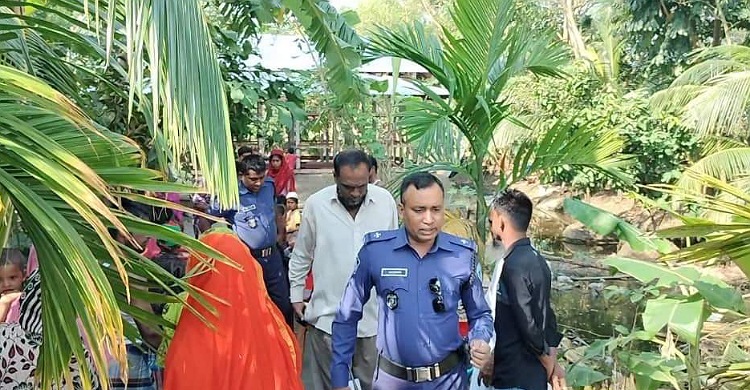 লক্ষ্মীপুরে আদালতের নির্দেশনা অমান্য করে ঘর নির্মাণের অভিযোগ