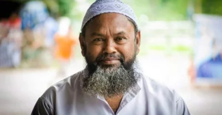 শিক্ষার্থীদের বাকি খাইয়ে নিঃস্ব, ৩৪ বছর ব্যবসা করে শূন্য হাতে চবি ছাড়লেন অলি