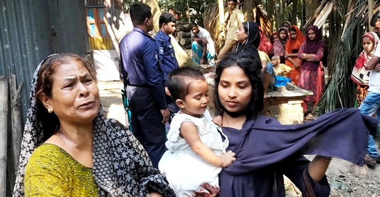 লক্ষ্মীপুরে মা-বোনকে মারধরের পর শরীরে মরিচের গুঁড়া নিক্ষেপ ইউপি সদস্যের