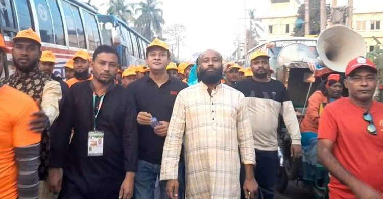 ভোরেই সম্মেলনস্থল এমপি নয়নের সমর্থকদের দখলে