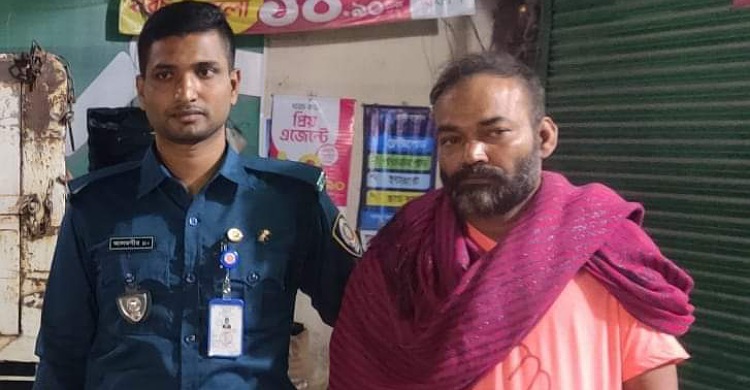 নেশার লাটিম ঝিম ধরেছে রায়পুরে