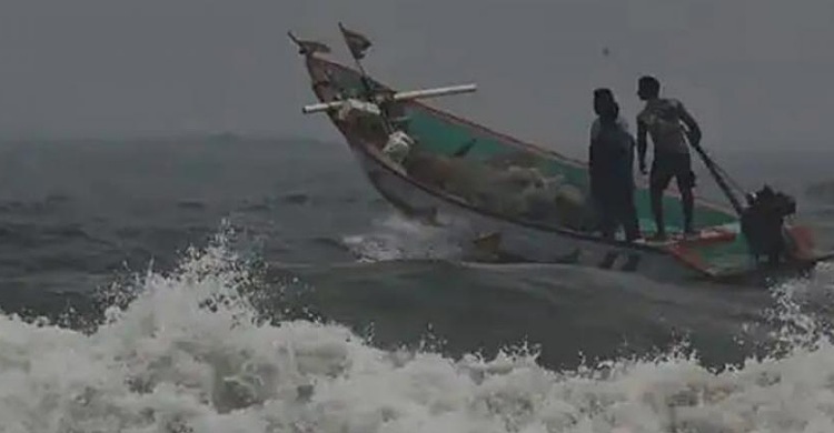 সাগরে ঘূর্ণিঝড় ‘মানদৌস’, সতর্ক সংকেত বাড়ল