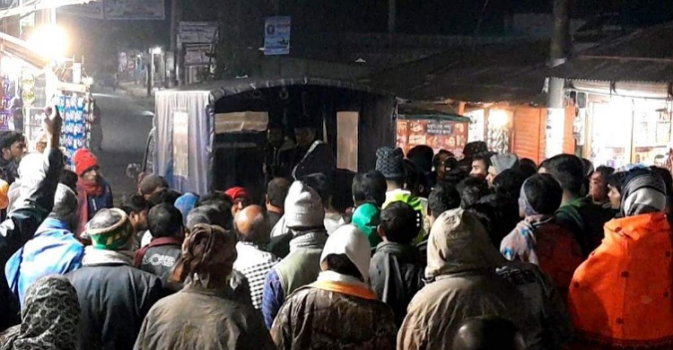 লক্ষ্মীপুরে সালিসি বৈঠকে ‘বখাটেদের’ হামলা, আহত ২