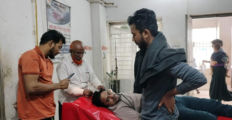 লক্ষ্মীপুরে মাদক কারবারীদের বিরুদ্ধে প্রতিবাদ করায় প্রবাসীকে পিটুনি