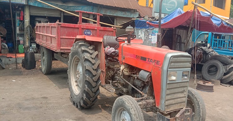 লক্ষ্মীপুরে ট্রাক্টরচাপায় শিশুর মৃত্যু