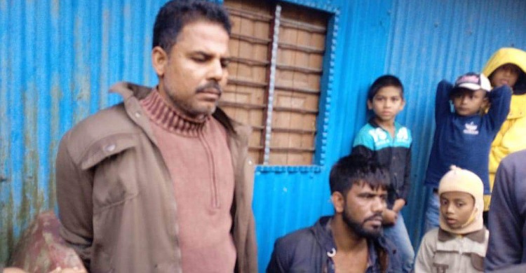 চুরি করতে গিয়ে শ্রমিক লীগ সভাপতি সহ আটক ২