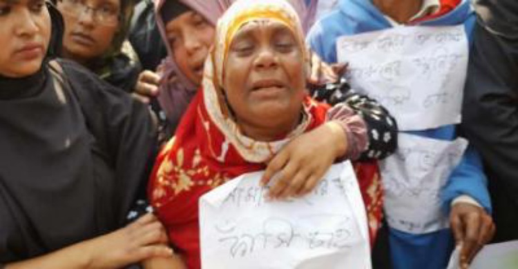 লক্ষ্মীপুরে ছেলের খুনিদের ফাঁসি চেয়ে মায়ের আজাহারি