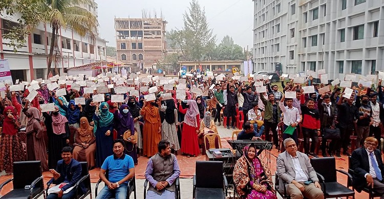 মেধাবী উৎসব শেষ হলো লক্ষ্মীপুরে