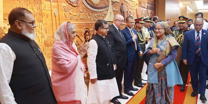 তিন দিনের সফরে ইতালির পথে প্রধানমন্ত্রী