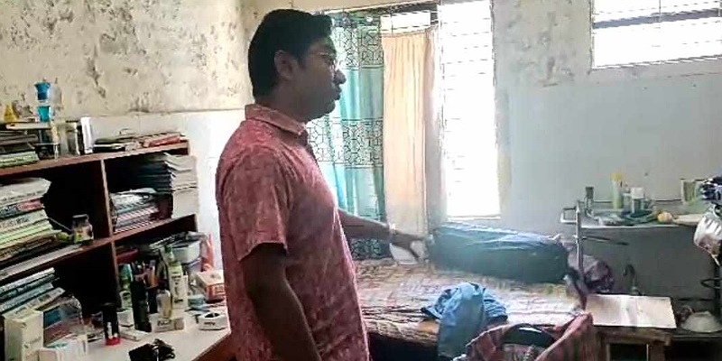 লক্ষ্মীপুরে চিকিৎসকের বসবাস অপারেশন থিয়েটারে!