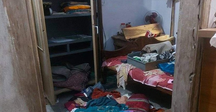 রামগঞ্জে টাকা-স্বর্ণালংকারের সাথে ফ্রিজ থেকে মাংসও নিয়ে গেল ডাকাতদল