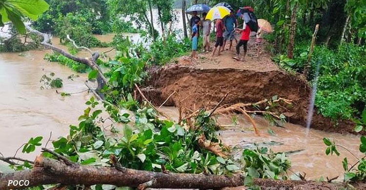 ফেনীতে বাঁধ ভেঙে প্লাবিত ১৫ গ্রাম, পানির নিচে ধান-সবজির খেত