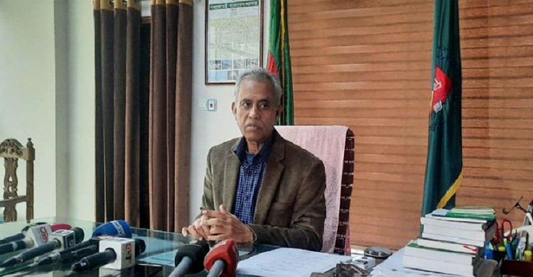 নির্বাচন কমিশন সংবিধানের বাইরে যাবে না : ইসি আলমগীর