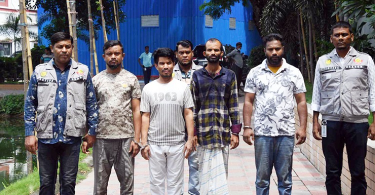 দুদকের ওয়েবসাইট থেকে তথ্য চুরি করে কোটি টাকা আত্মসাৎ, গ্রেপ্তার ৪