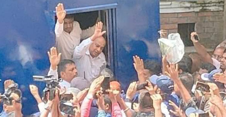 হাসিব-ইব্রাহিমরা কারাগারে : লক্ষ্মীপুর আদালত প্রাঙ্গণে বিএনপির বিক্ষোভ