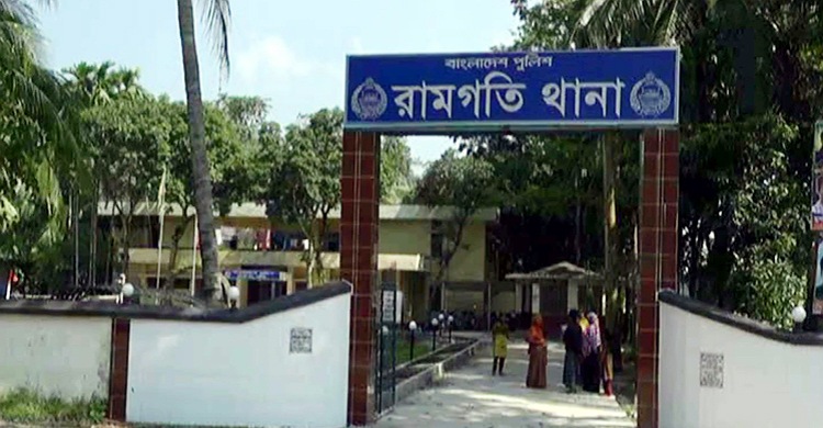 রামগতিতে সাবেক স্ত্রী ও শশুরকে কুপিয়ে হত্যা