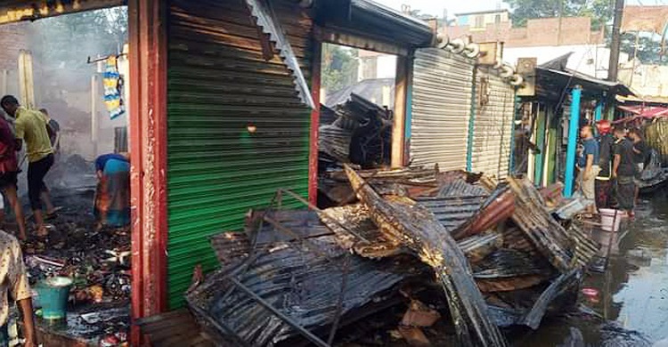দাশেরহাটে আগুনে পুড়েছে দোকানপাট