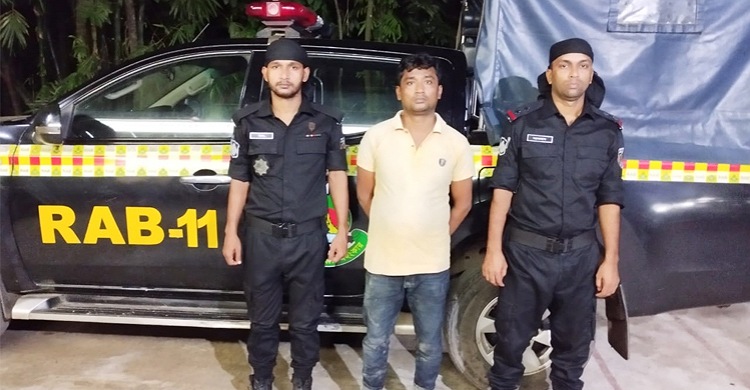 নোয়াখালীতে ইয়াবাসহ হত্যা মামলার আসামি গ্রেফতার