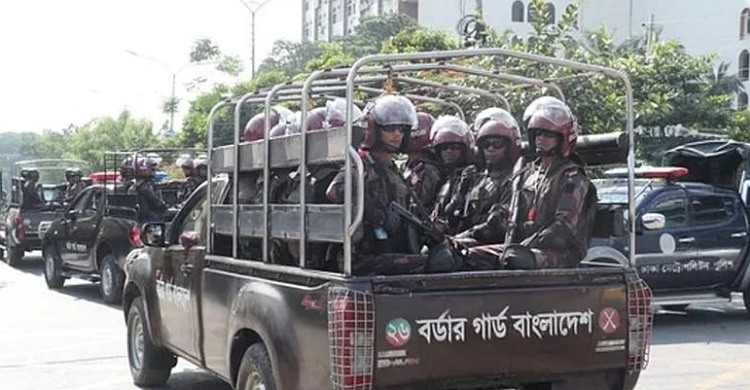 সারাদেশে র‌্যাবের ৪৪২ টহল দল এবং ১৬১ প্লাটুন বিজিবি মোতায়েন