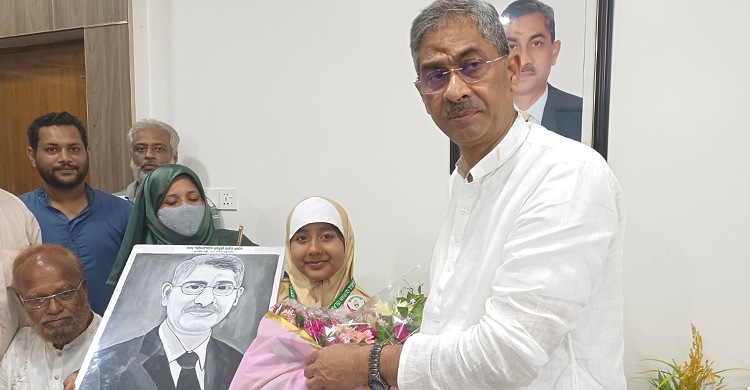 কুমিল্লা বোর্ডে মেধা তালিকায় প্রথম রায়পুরের আয়েশা আফরা, স্বপ্ন প্রধানমন্ত্রীর সঙ্গে দেখা করার